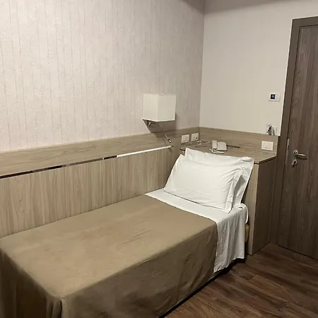 康拉帝酒店 酒店 基亚文纳